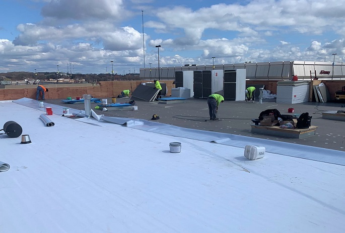 Milwaukee roofing company for commercial buildings